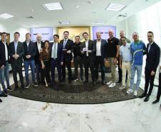 Governador recebe equipe do Ironman Brasil para discutir prova em Curitiba