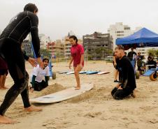 Surf e vôlei sentado