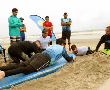 Surf e vôlei sentado