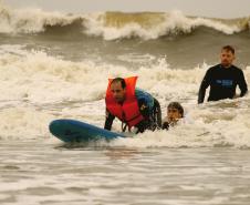 Surf e vôlei sentado