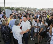 Londrina, no Norte do Paraná, ganhou uma unidade do projeto Arena Multiuso, espaço para atividades esportivas e de recreação, implantado pelo Governo do  Estado, em parceria com o município. Instalada no conjunto residencial Vista Bela, a unidade foi entregue à comunidade pelo governador Carlos Massa Ratinho Junior, nesta quinta-feira (20).  -  Londrina, 20/06/2019  -  Foto: Arnaldo Alves/ANPr