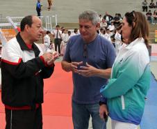 Coordenadora geral dos JEPS, Márcia Tomadon e o diretor-presidente da Esporte Paraná, Helio Wirbiski.
