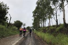 foto mostra ciclistas pedalando na rota do rosário de japira