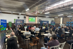 Mais de 120 profissionais de Educação Física de diversas cidades do Paraná concluíram, no último sábado (26), a Pós-graduação em Treinamento Esportivo.