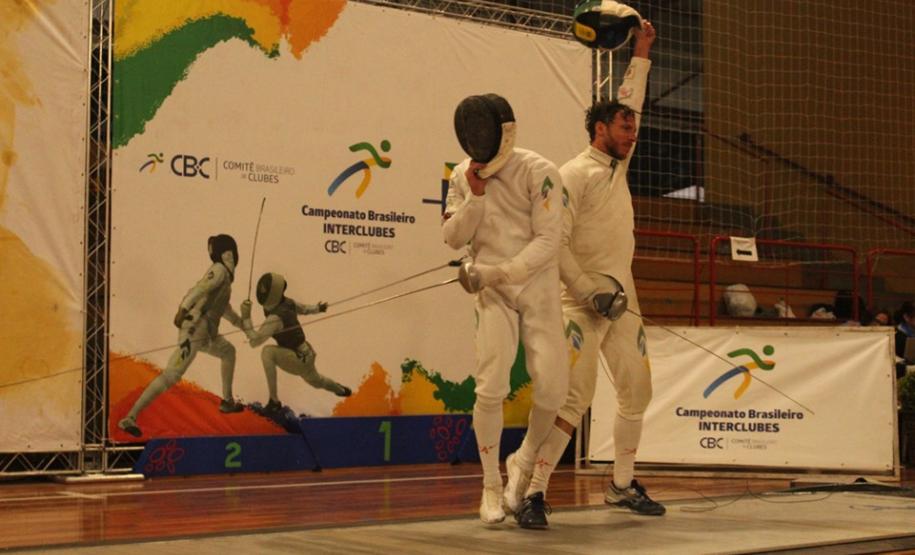 Athos comemora a conquista