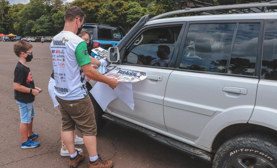 Transparaná - Entrega de kits e abertura