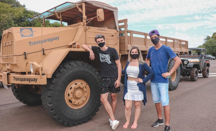 Transparaná - Entrega de kits e abertura