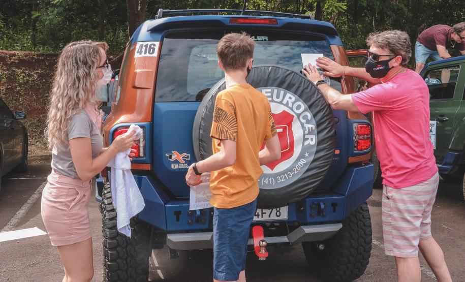 Transparaná - Entrega de kits e abertura