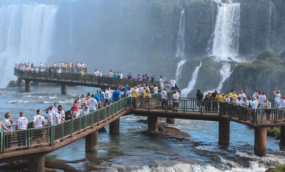 Transparaná - Entrega de kits e abertura