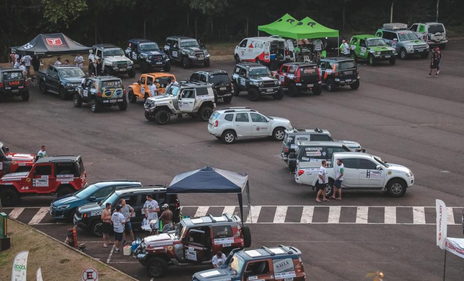 Transparaná - Entrega de kits e abertura