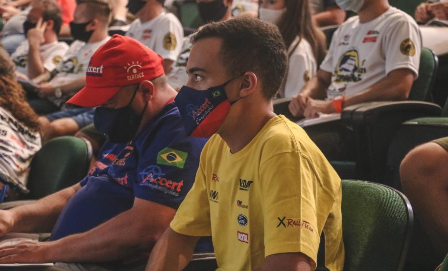 Transparaná - Entrega de kits e abertura