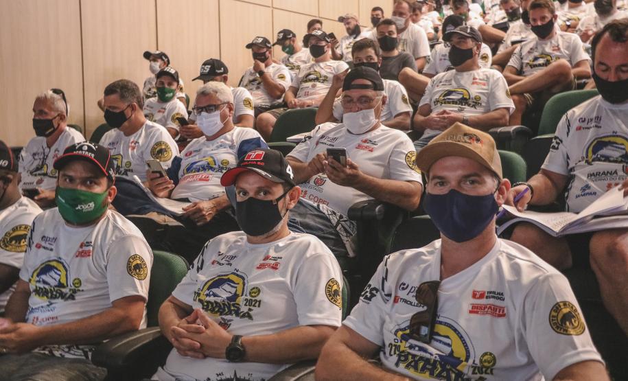 Transparaná - Entrega de kits e abertura