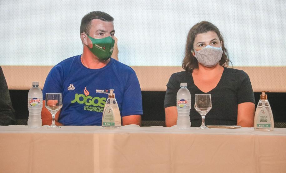 Transparaná - Entrega de kits e abertura