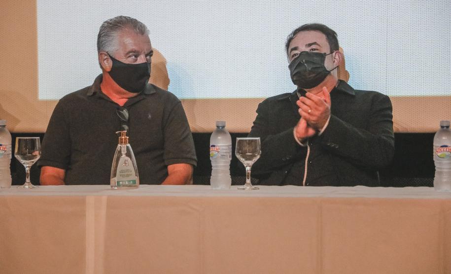 Transparaná - Entrega de kits e abertura