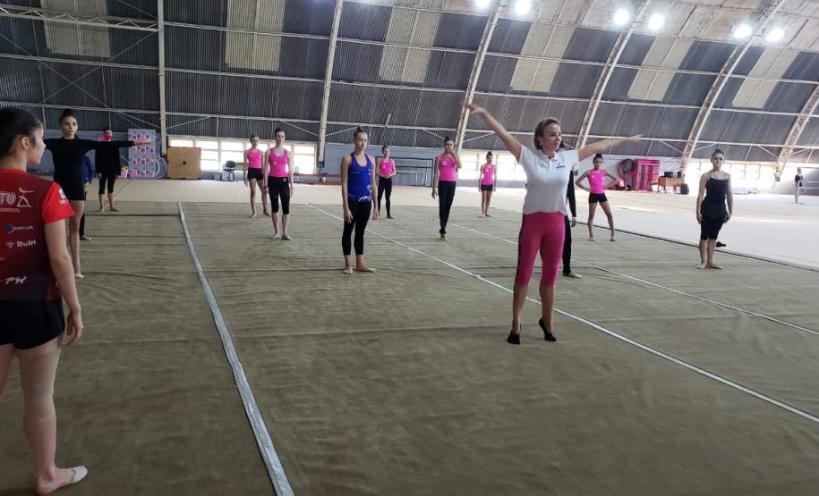 o Estágio de Treinamentos e Cursos Técnicos da Federação do Paraná de Ginástica por meio do PROESPORTE