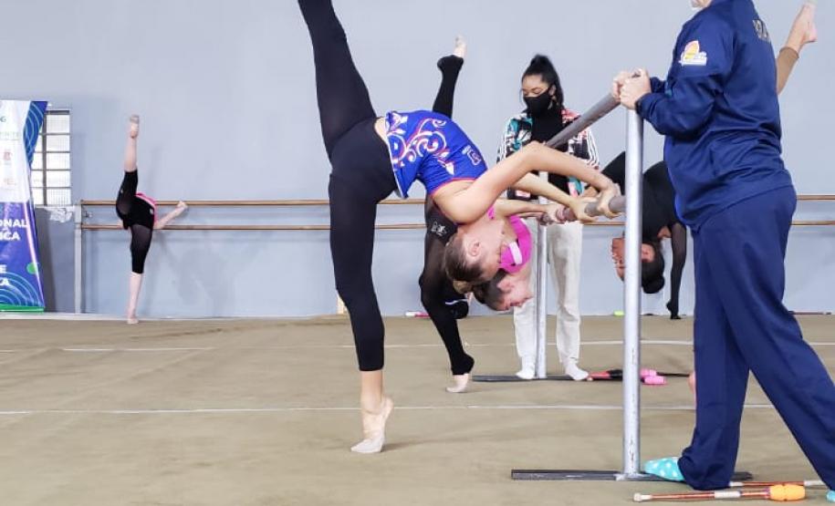 o Estágio de Treinamentos e Cursos Técnicos da Federação do Paraná de Ginástica por meio do PROESPORTE