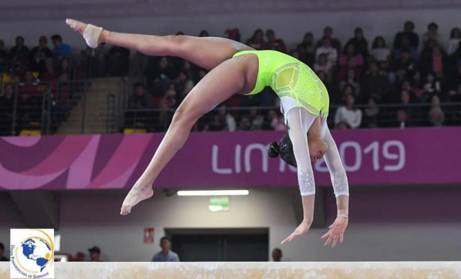 Ginasta Caroline Pedro em Lima