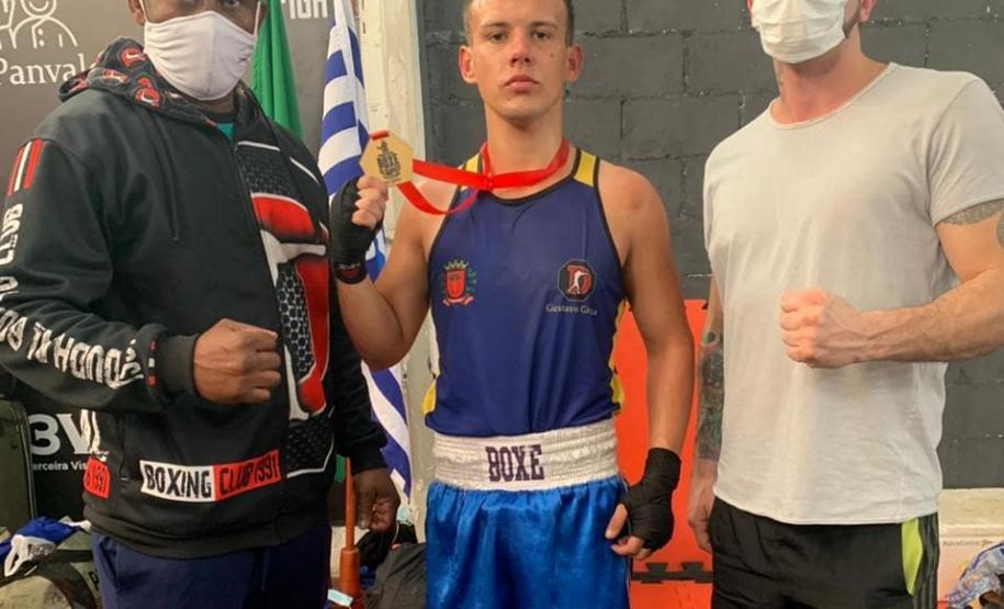 Arquivo pessoal - carreira Adailton