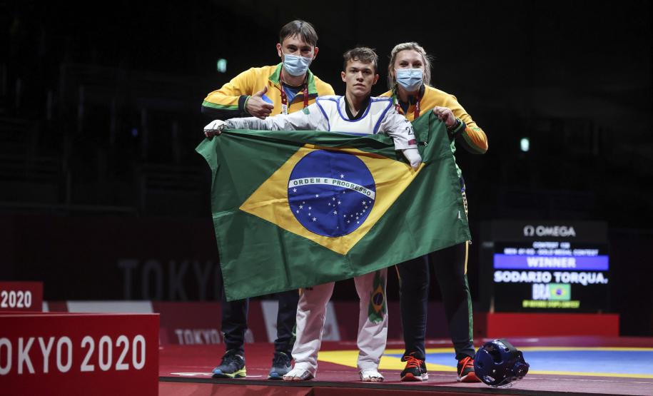 Nathan Torquato e Rodrigo Ferla, nos Jogos Paralímpicos de Tóquio. O atleta foi ouro na categoria 61kgm classe k44.