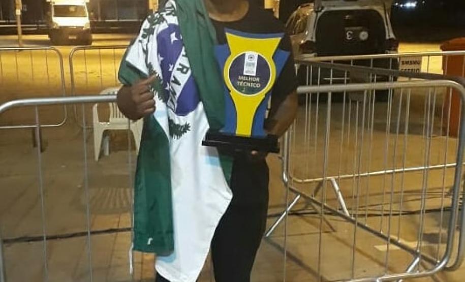 Arquivo pessoal - carreira Adailton