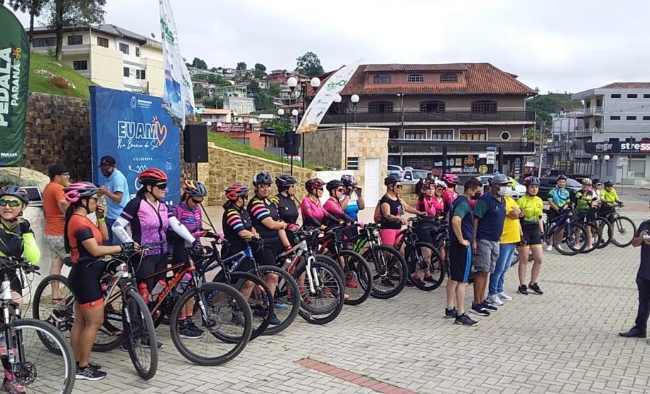 foto dos ciclistas na ciclorrota caetê no município de Rio Branco do Sul
