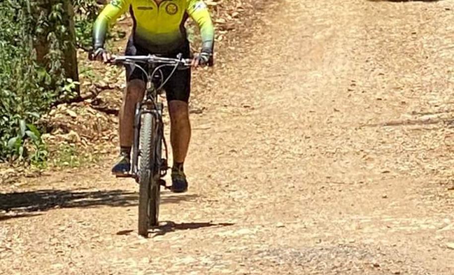 foto dos ciclistas na ciclorrota caetê no município de Rio Branco do Sul