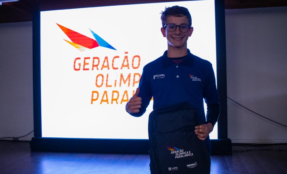 Os bolsistas do programa Geração Olímpica e Paralímpica receberam o kit de identificação visual.