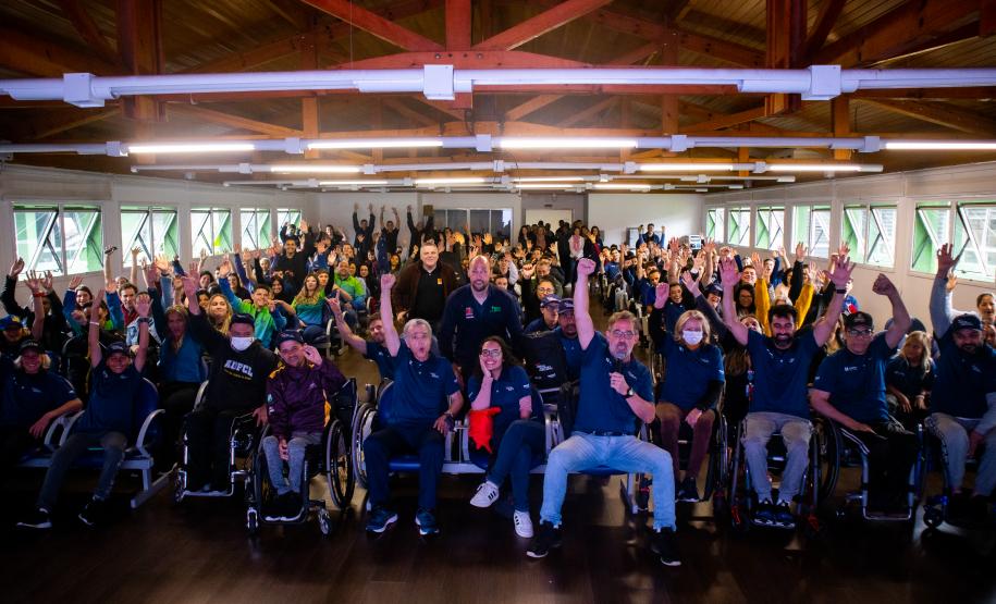 Os bolsistas do programa Geração Olímpica e Paralímpica receberam o kit de identificação visual.