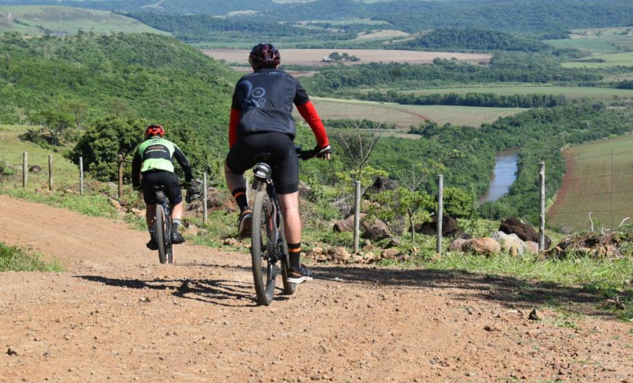 foto mostra ciclistas na ciclorrota de mandaguari