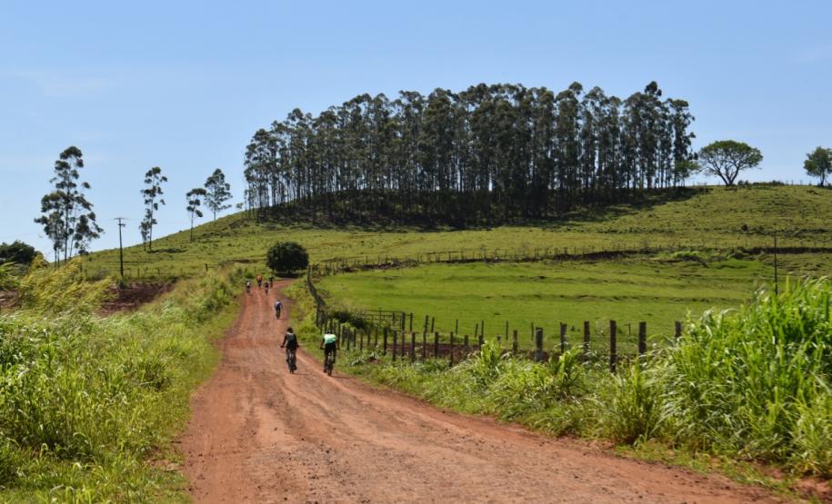 foto mostra ciclistas na ciclorrota de mandaguari