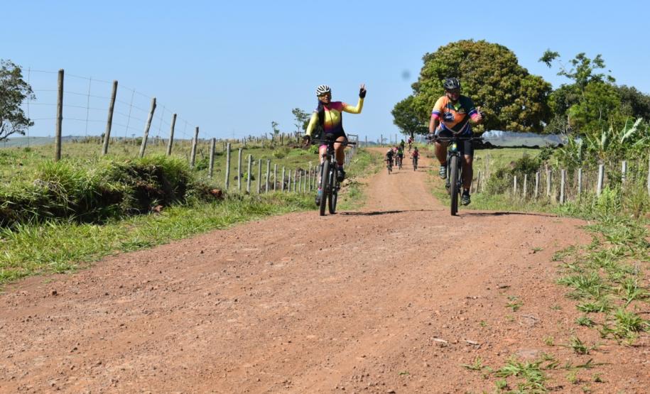 foto mostra ciclistas na ciclorrota de mandaguari