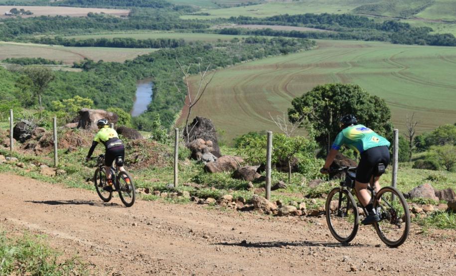 foto mostra ciclistas na ciclorrota de mandaguari