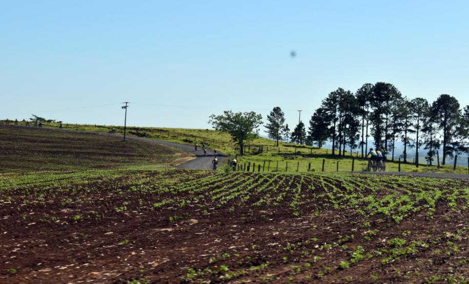 foto mostra ciclistas na ciclorrota de mandaguari