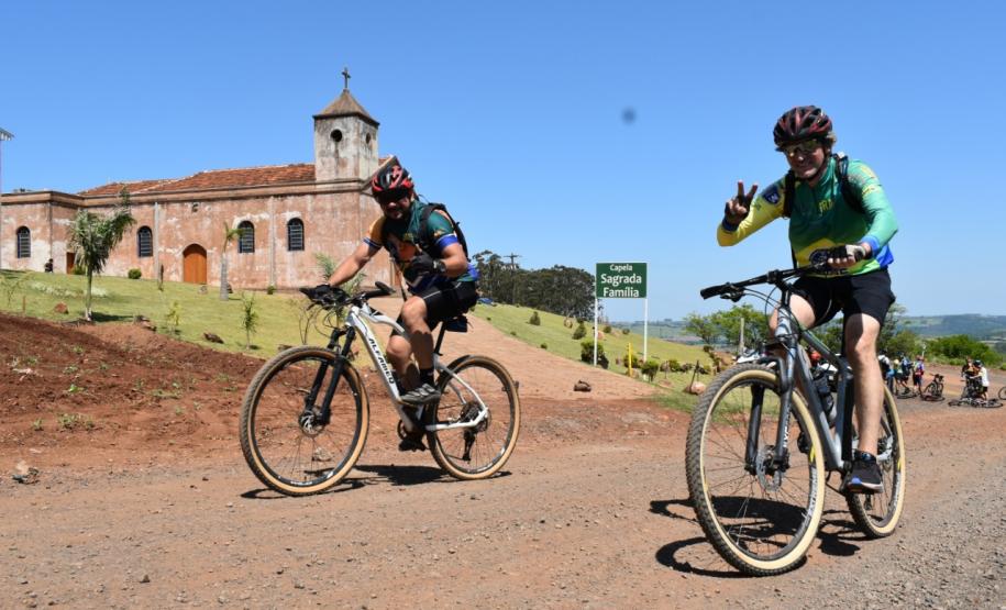 foto mostra ciclistas na ciclorrota de mandaguari