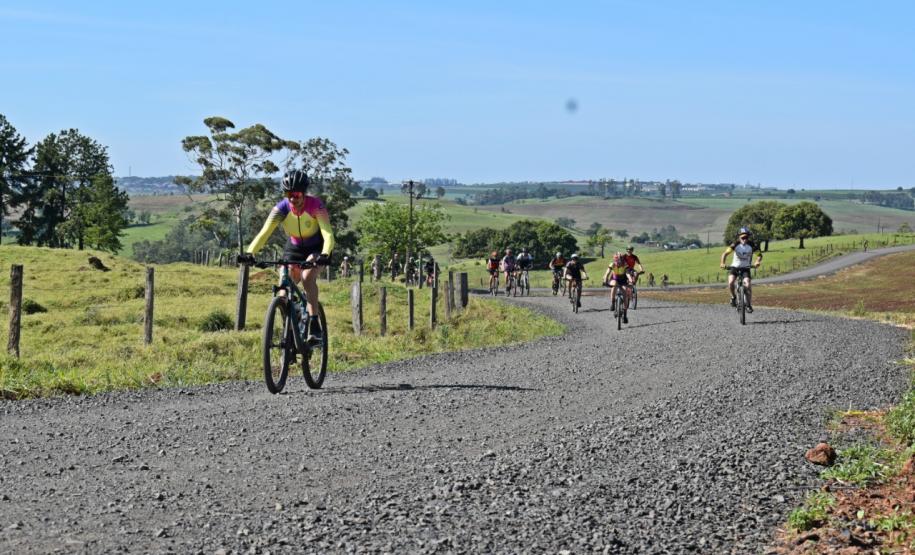 foto mostra ciclistas na ciclorrota de mandaguari
