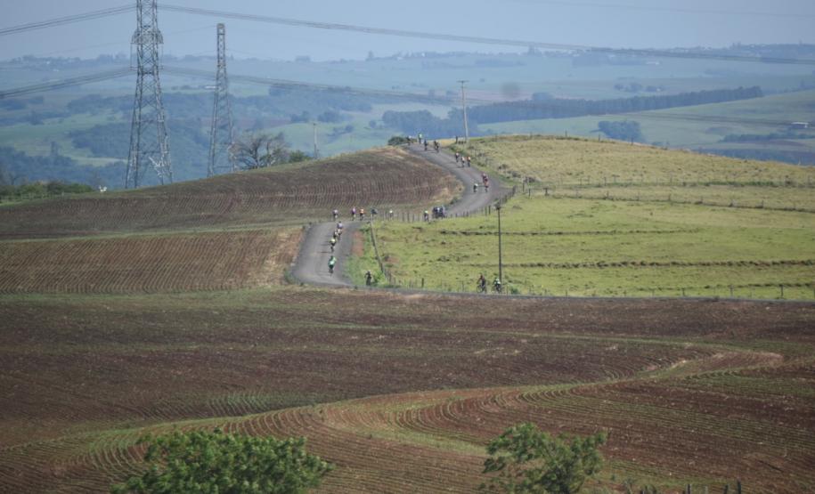 foto mostra ciclistas na ciclorrota de mandaguari