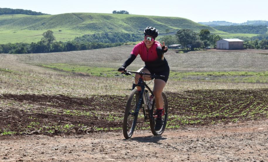 foto mostra ciclistas na ciclorrota de mandaguari