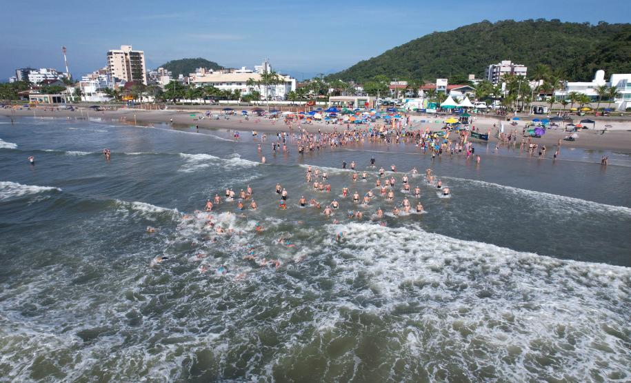 Após um hiato de 12 anos, travessia de Guaratuba teve participação de crianças e PCDs