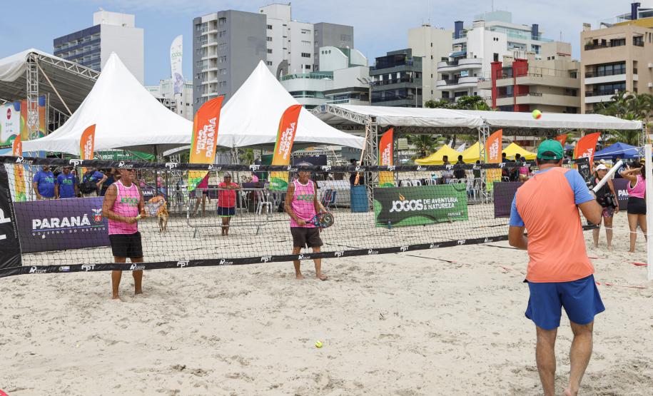 Matinhos, 11 de fevereiro de 2023 - Neste sábado a Arena Verão Maior em Caiobá recebeu o Torneio de Beach Tennis. Fotos: Roberto Dziura Jr/AEN