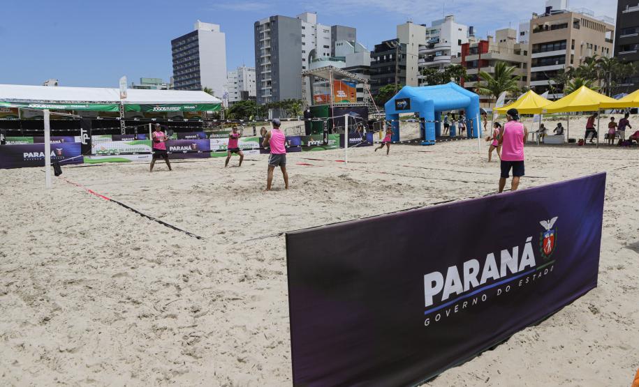 Matinhos, 11 de fevereiro de 2023 - Neste sábado a Arena Verão Maior em Caiobá recebeu o Torneio de Beach Tennis. Fotos: Roberto Dziura Jr/AEN