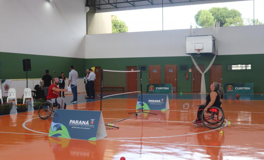 Centro esportivo reestruturado em Curitiba Localizado na Vila Oficinas