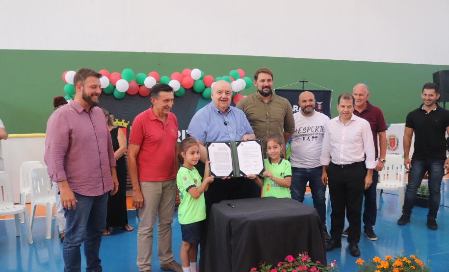Centro esportivo reestruturado em Curitiba Localizado na Vila Oficinas
