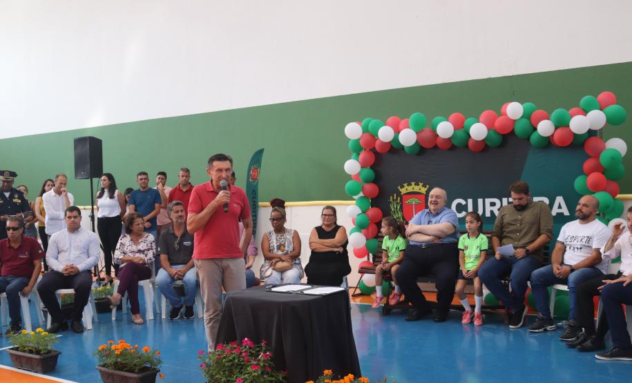 Centro esportivo reestruturado em Curitiba Localizado na Vila Oficinas