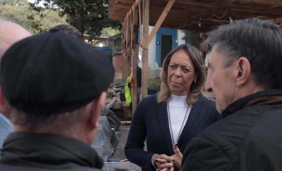 Filha de Pelé visita complexo esportivo do Governo do Estado, em Curitiba