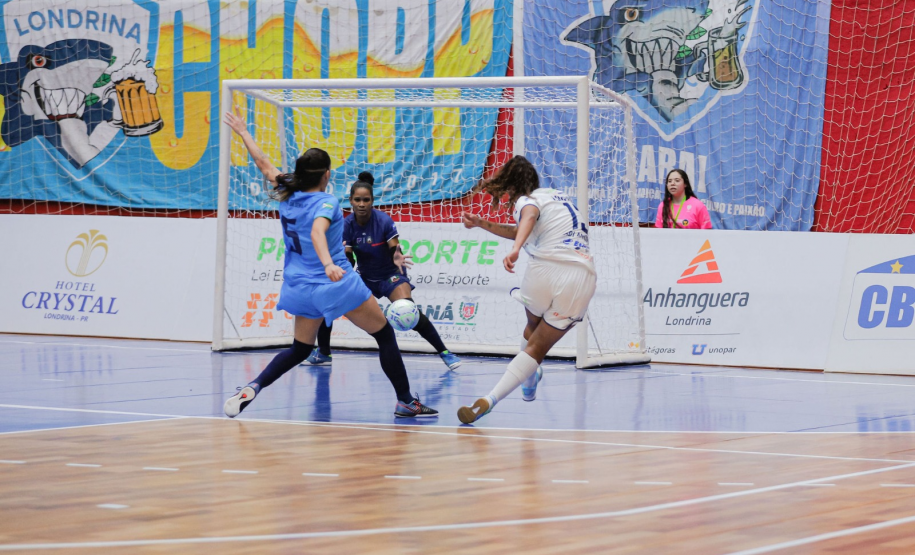 Taça Brasil de Futsal Feminino acontece em Londrina nesta semana