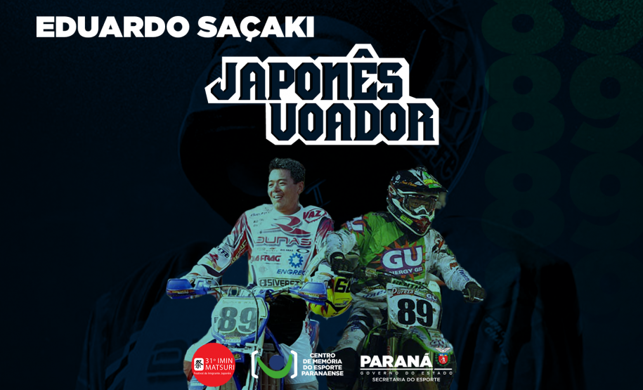 O apelido “Japonês Voador” surgiu em 1987, em narração do locutor Zezito, em função de um salto 360º, no qual os braços e pernas de Saçaki ficaram soltos no ar.