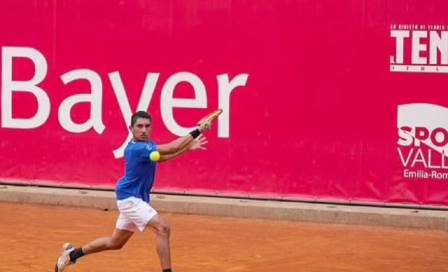 Competindo desde os 10 anos de idade, o tenista integra o projeto social da Associação Ícaro Marcolin, em Curitiba.