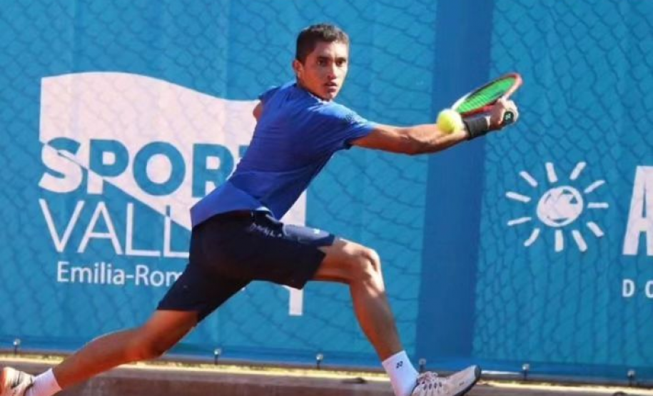 Competindo desde os 10 anos de idade, o tenista integra o projeto social da Associação Ícaro Marcolin, em Curitiba.