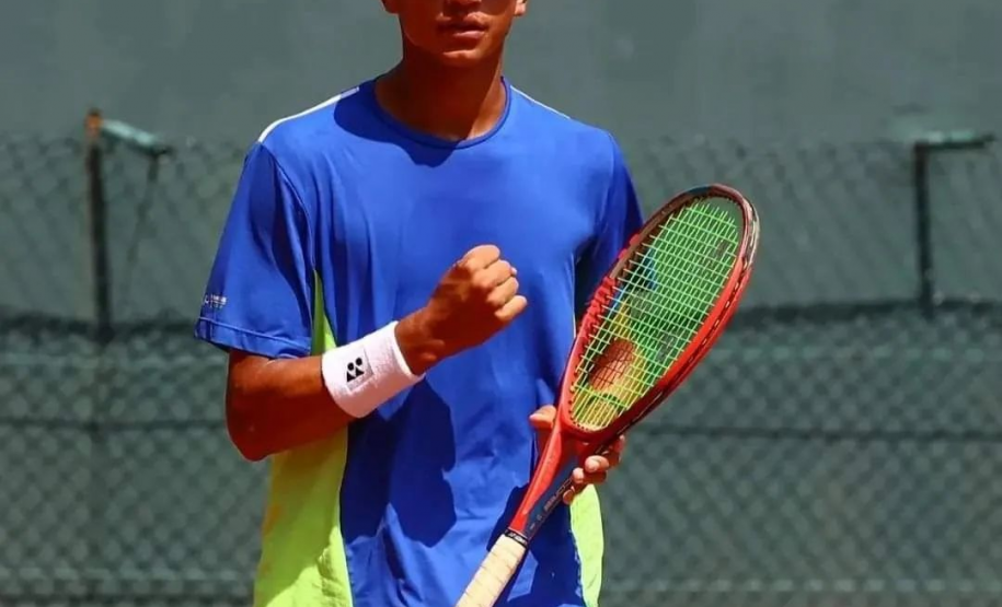 Competindo desde os 10 anos de idade, o tenista integra o projeto social da Associação Ícaro Marcolin, em Curitiba.