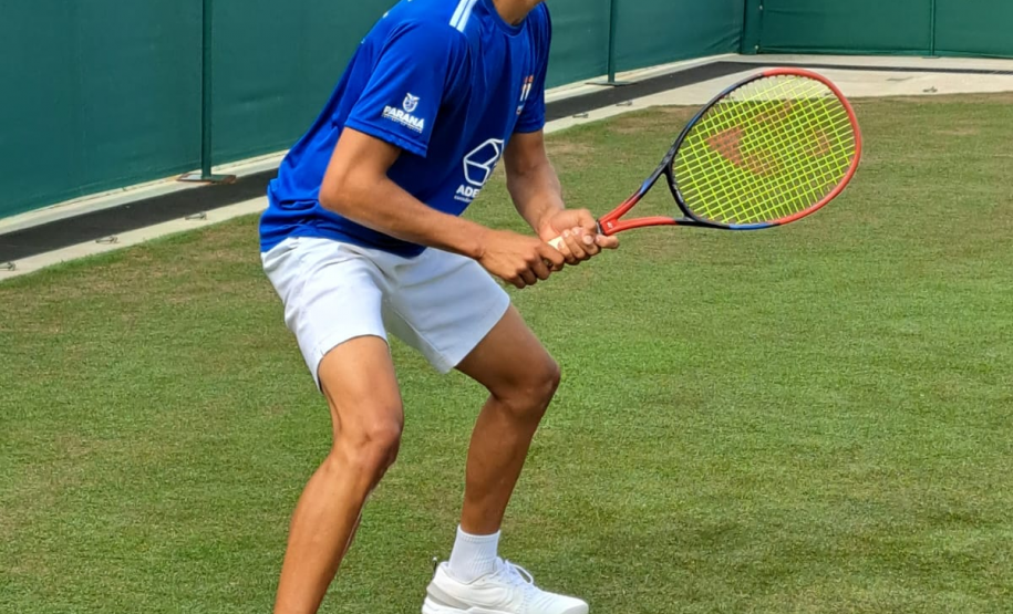 Competindo desde os 10 anos de idade, o tenista integra o projeto social da Associação Ícaro Marcolin, em Curitiba.